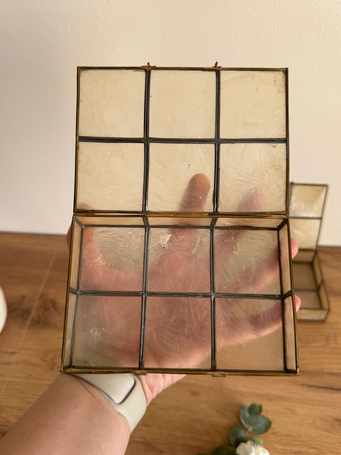 Lot deux boîtes nacre et laiton