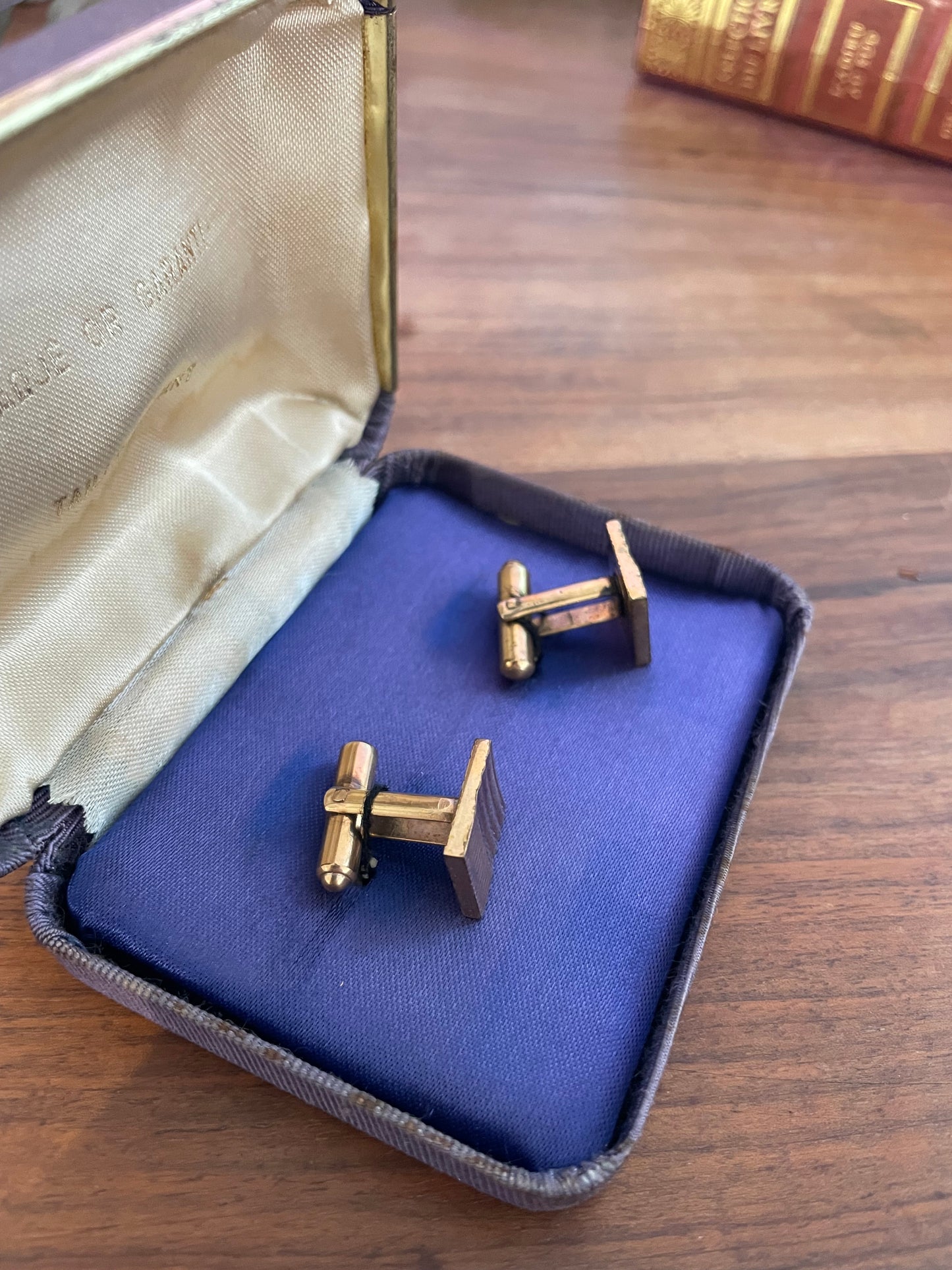 Boutons de manchettes plaqué or taille diamant