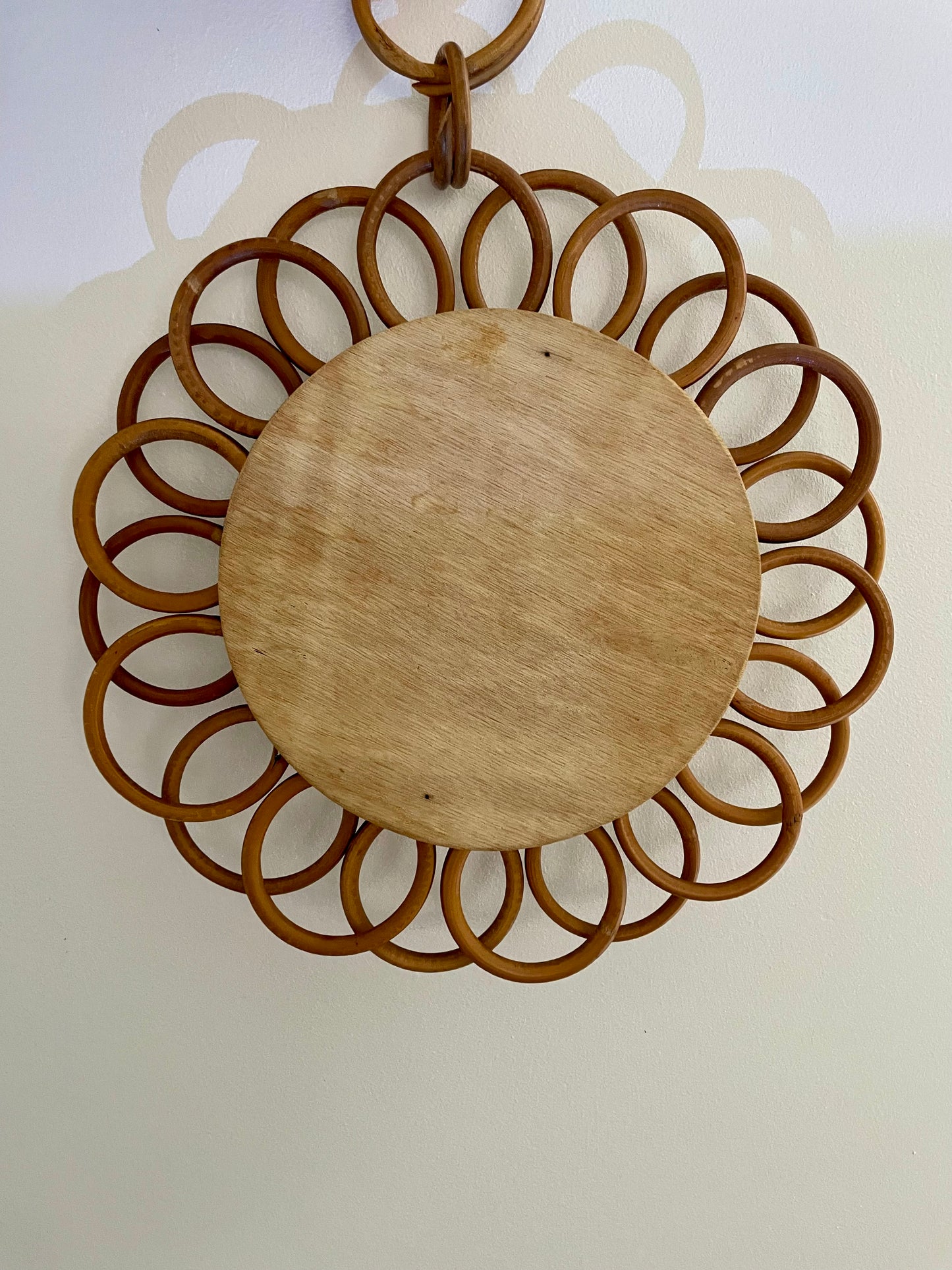 Miroir fleur en rotin