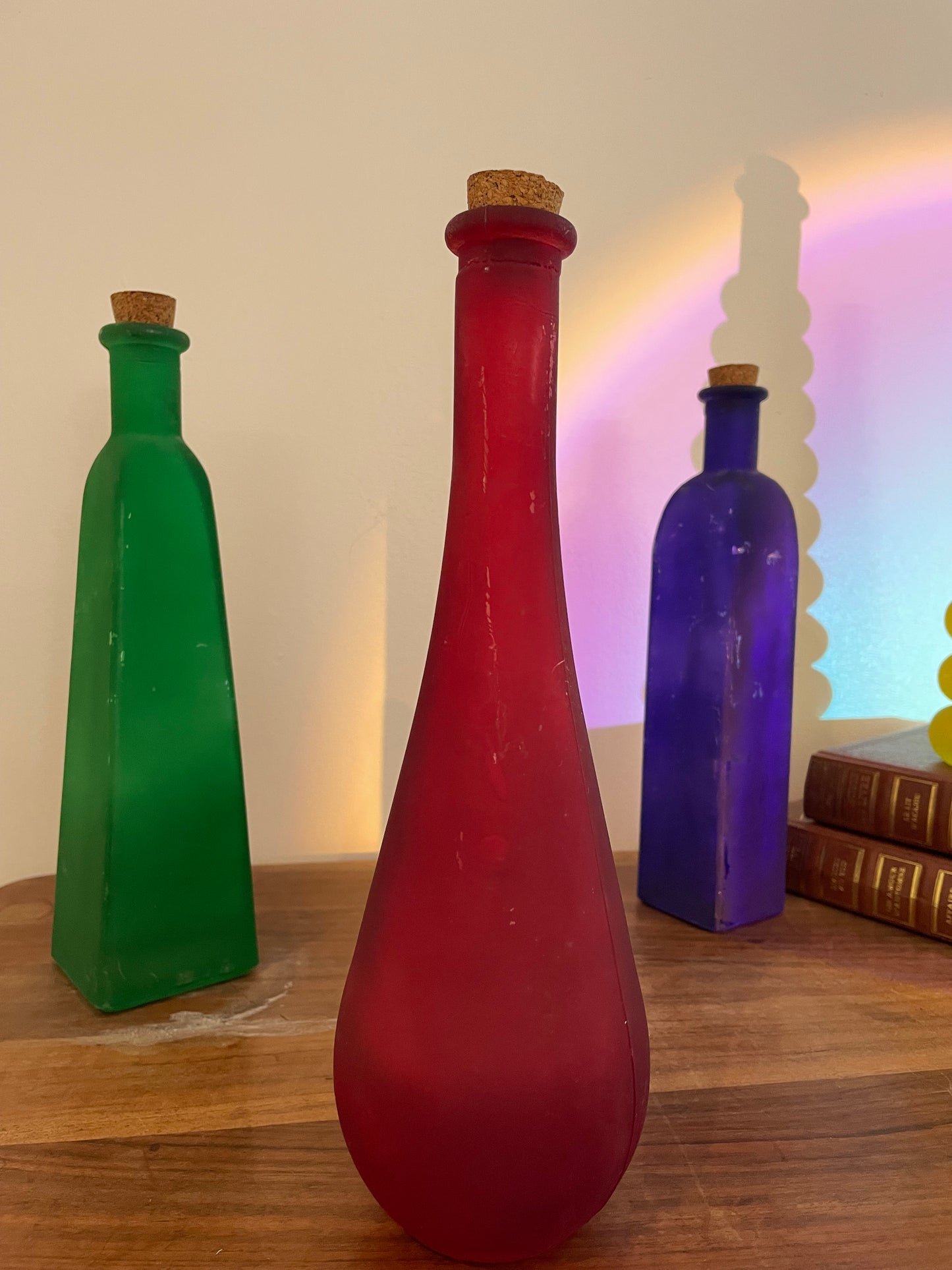 Lot de 4 bouteilles multicolores