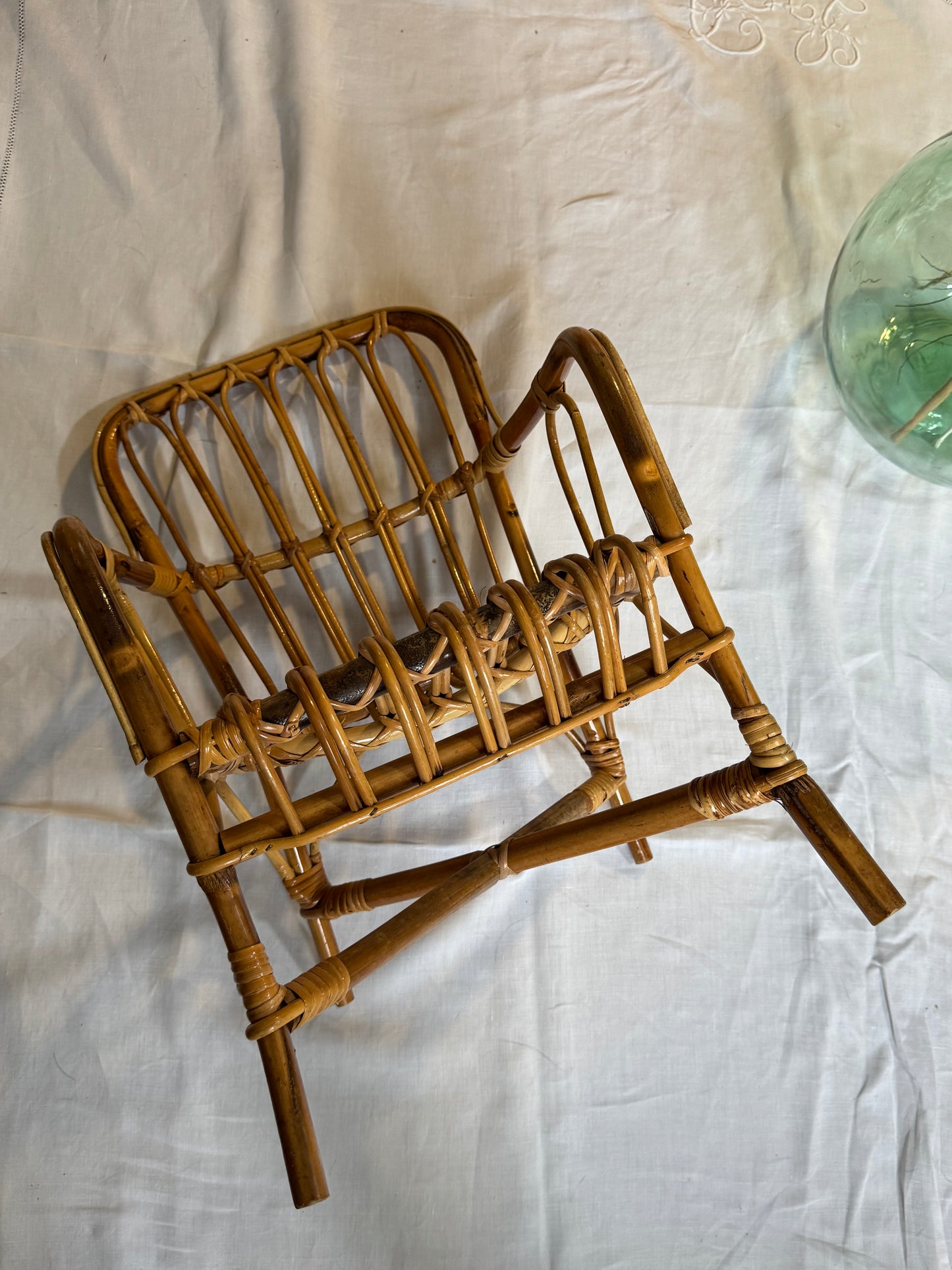 Chaise en rotin pour enfant vintage