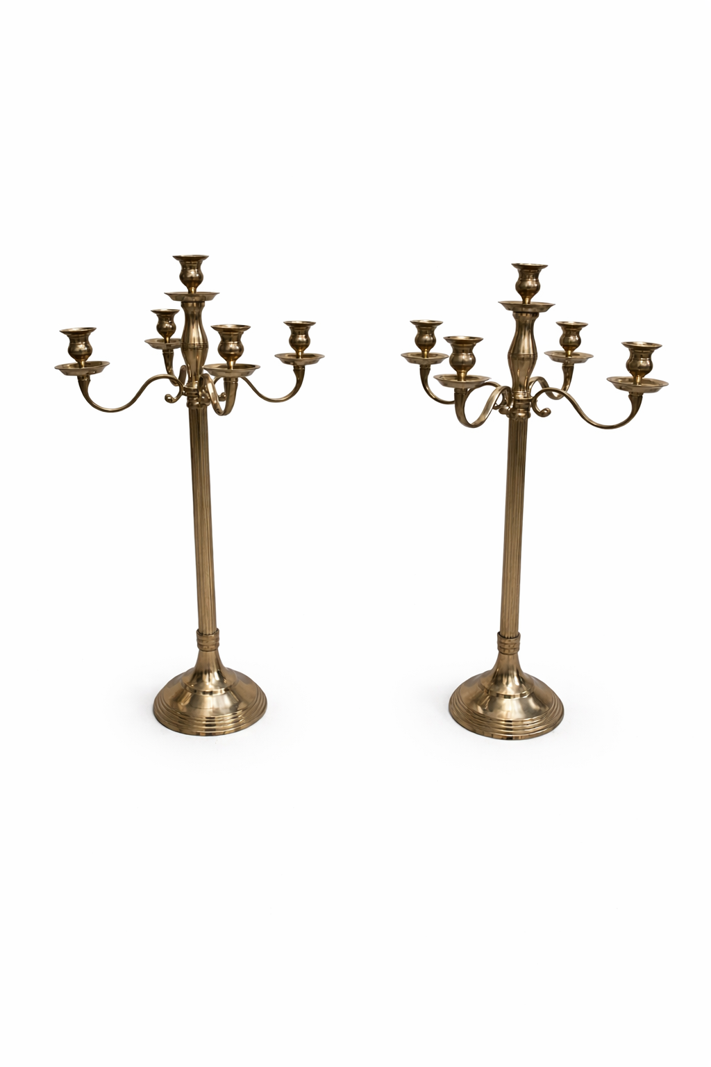 Deux très grands chandeliers