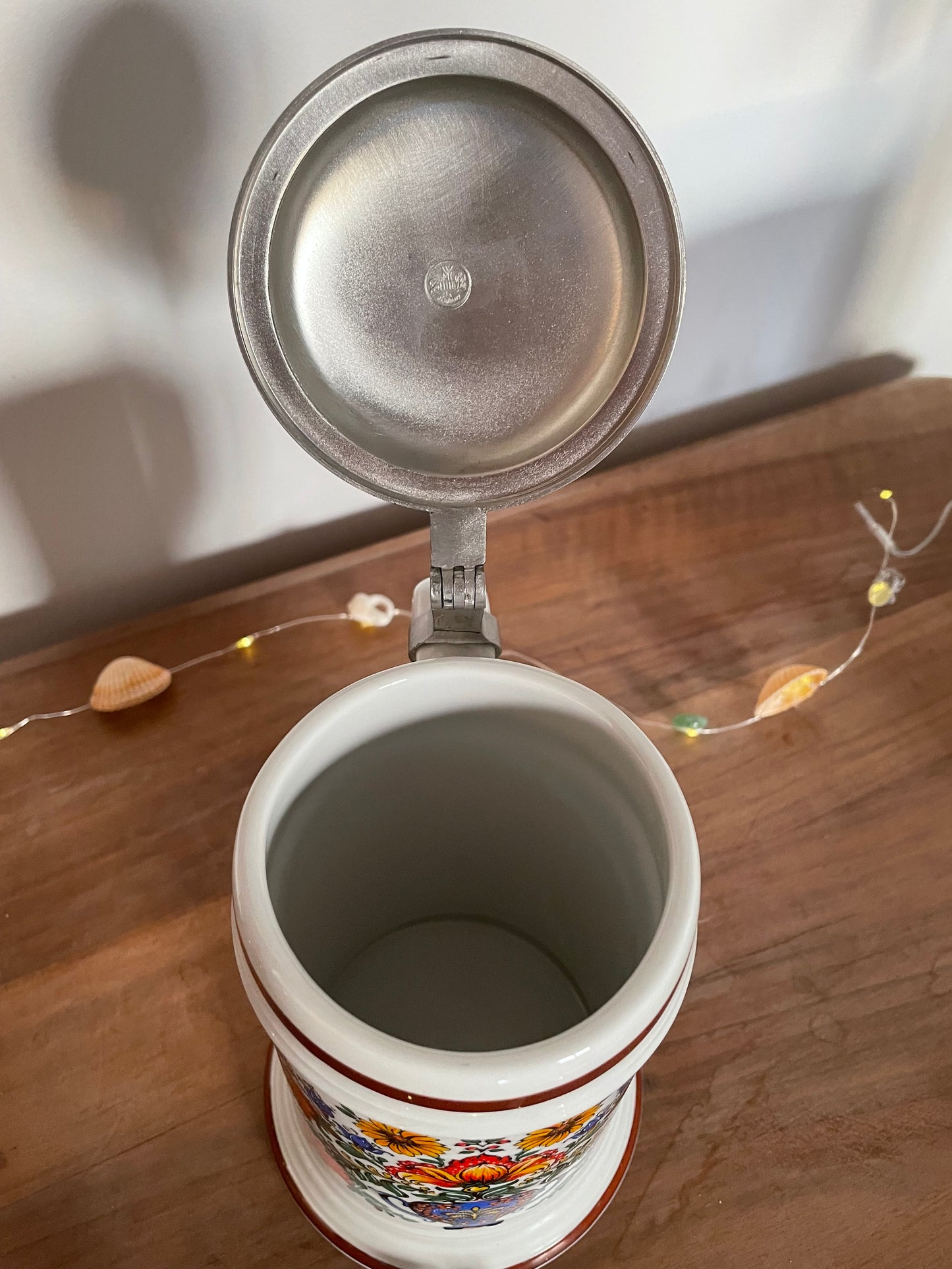 Chope à bière Allemande en porcelaine
