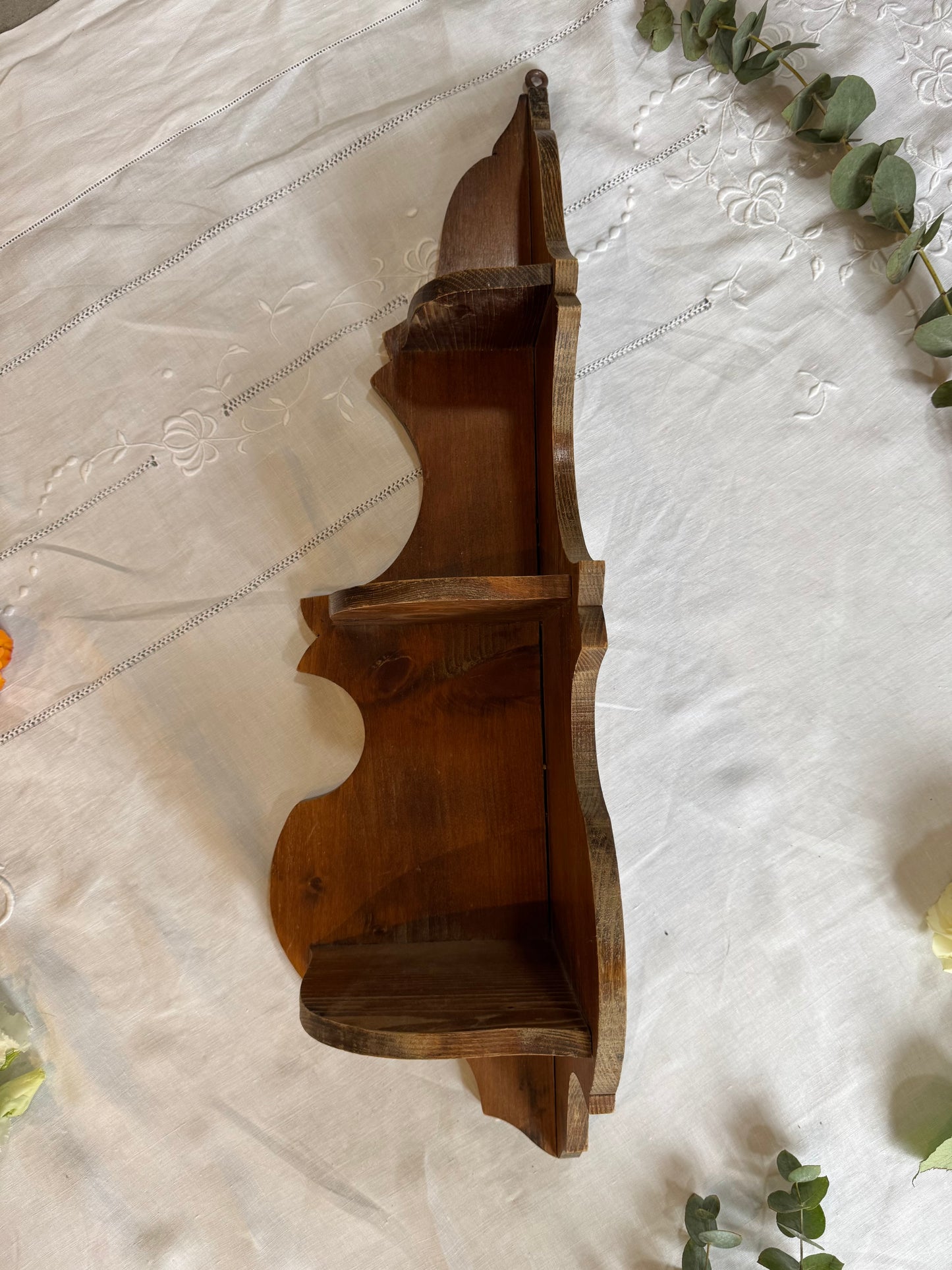 Etagère d'angle en bois