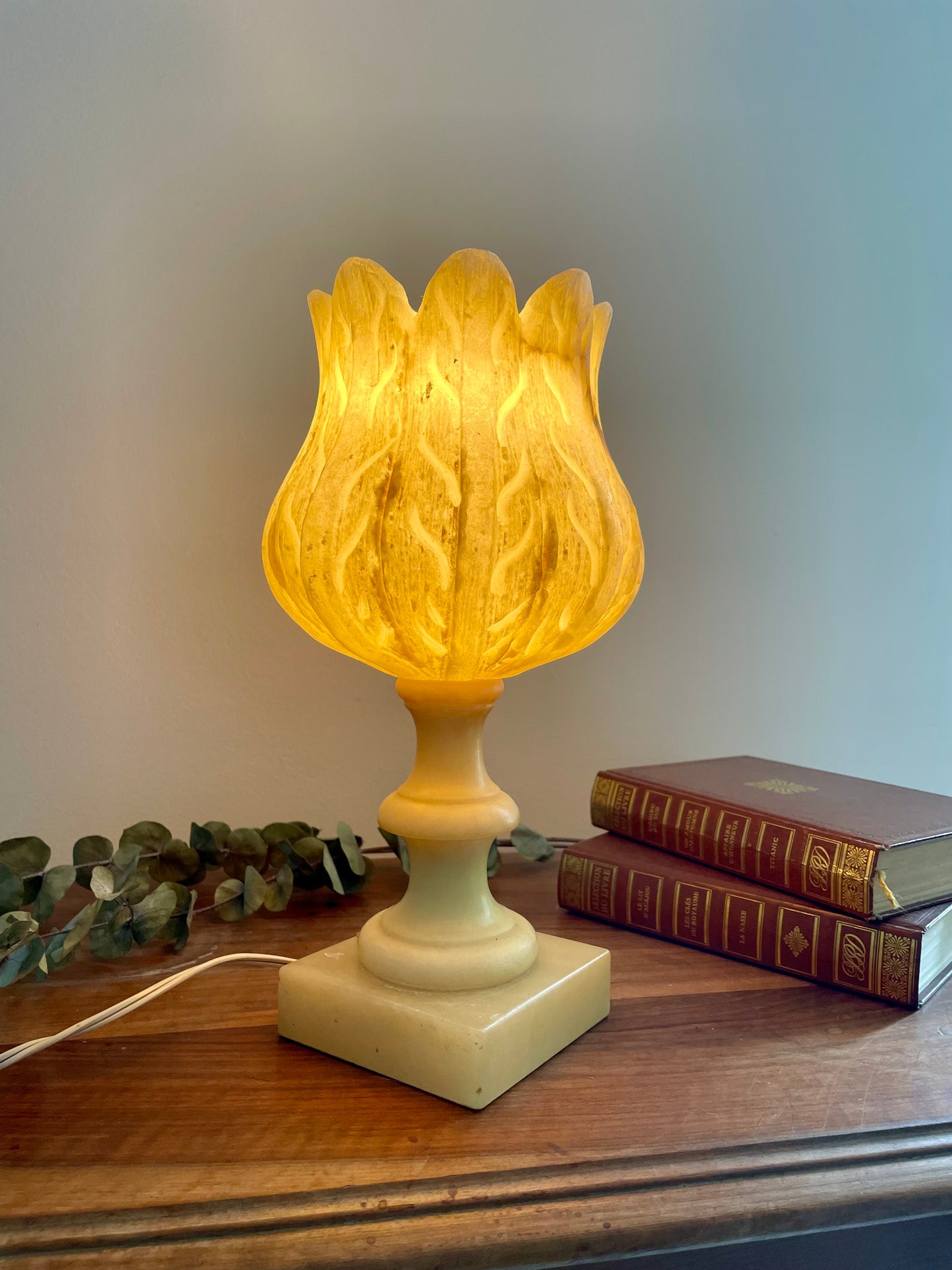 Lampe tulipe en albâtre