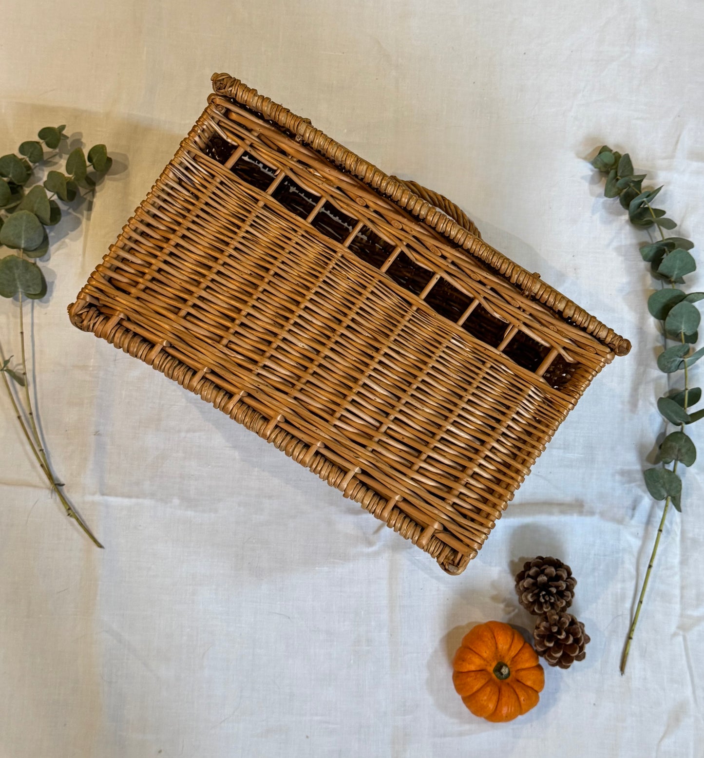 Ancien panier de transport en osier