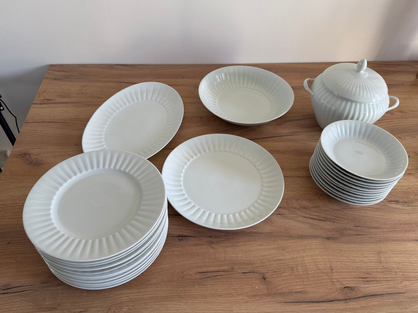 Service assiettes et plats vintage porcelaine