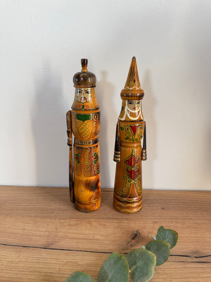 Figurines asiatiques en bois