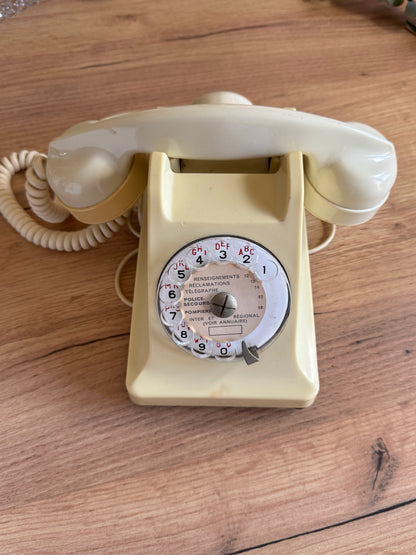Téléphone ancien Bakélite crème
