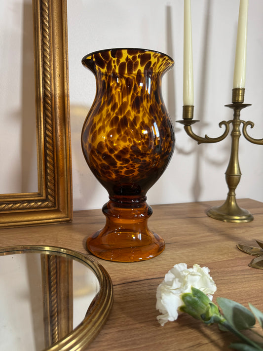 Vase ambré moucheté