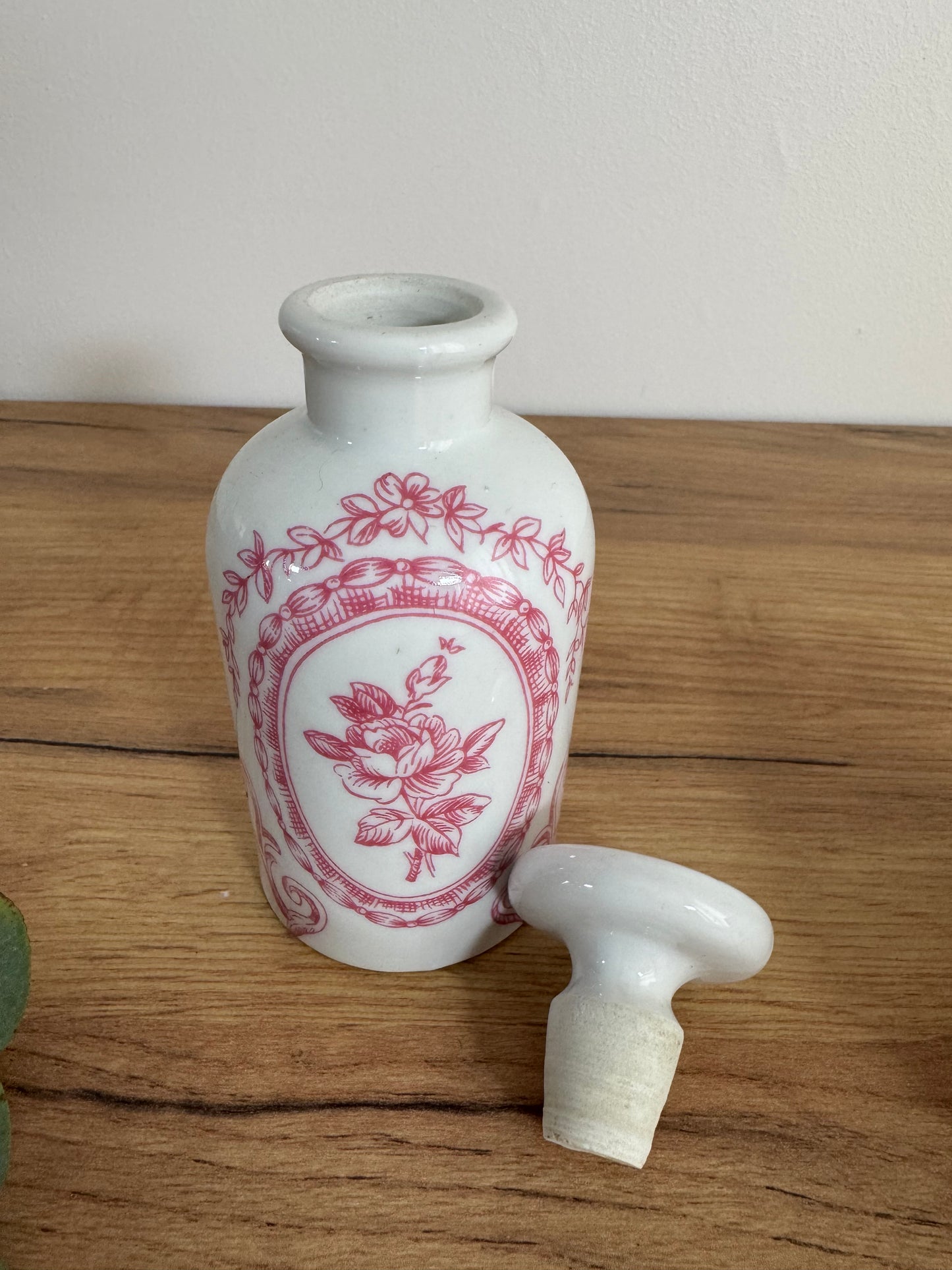 Flacon parfum et son vaporisateur vintage