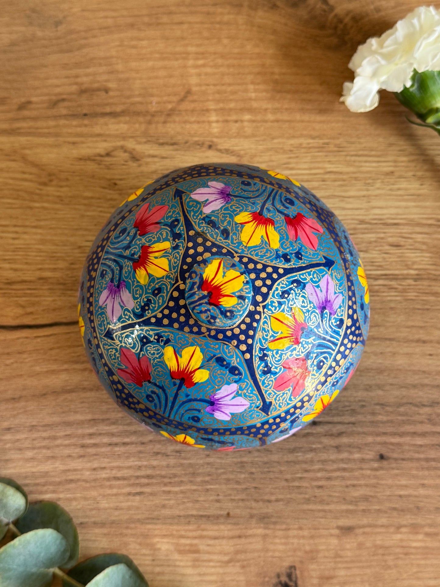 Boîte en papier mâché peint main