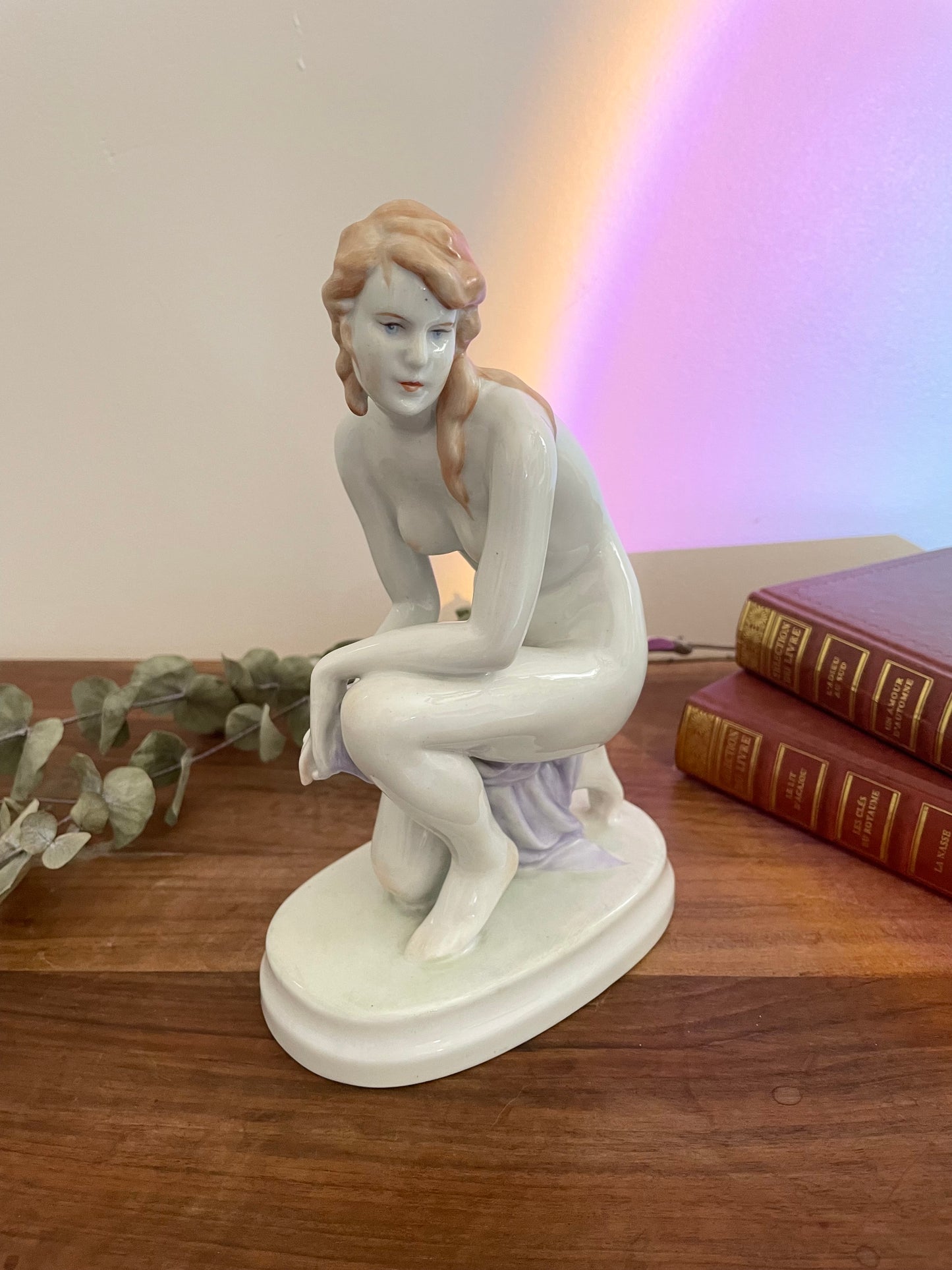 Sculpture vintage dame nue porcelaine Zsolnay Hongroise