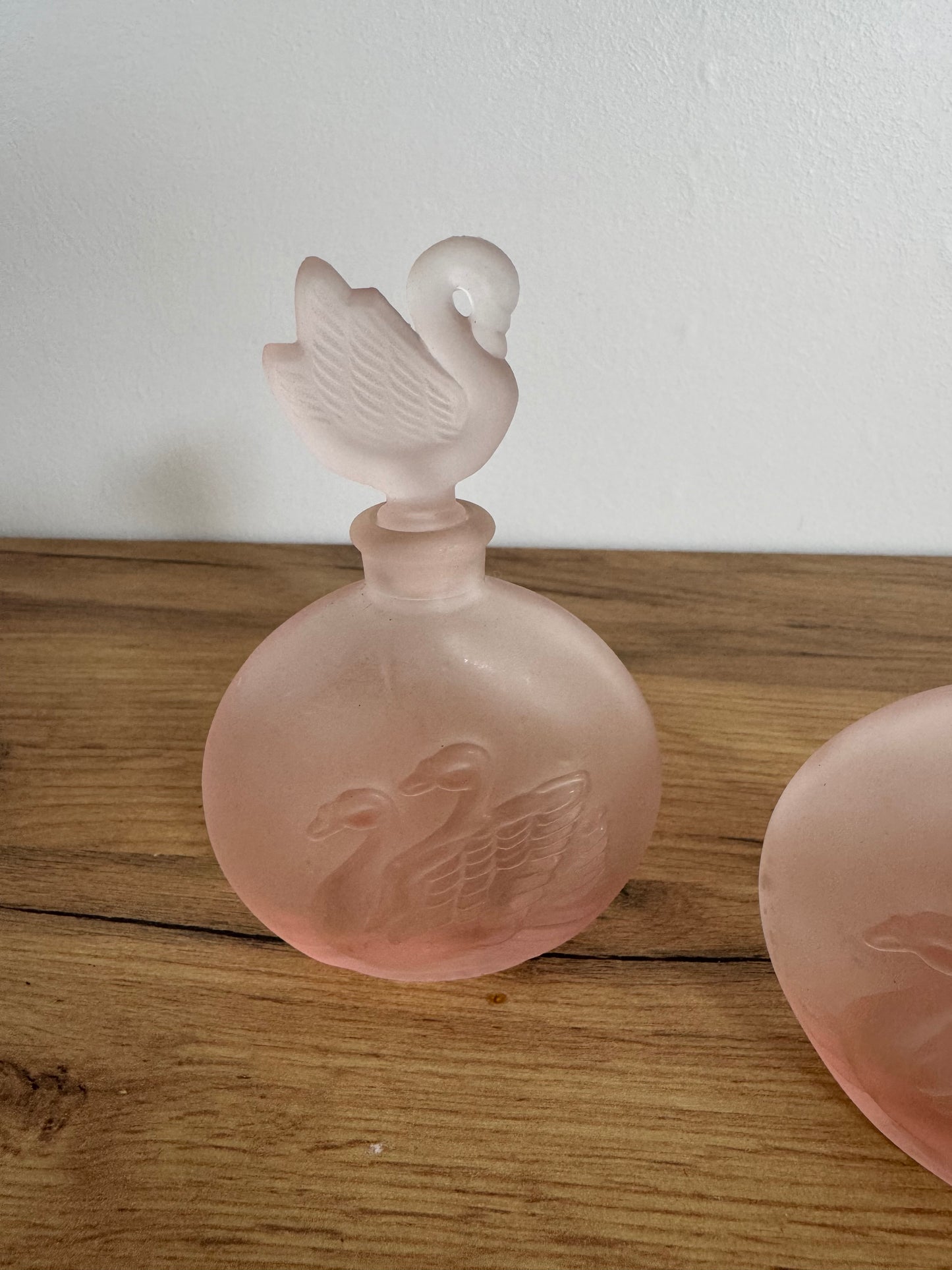 Flacon parfum et son vaporisateur vintage