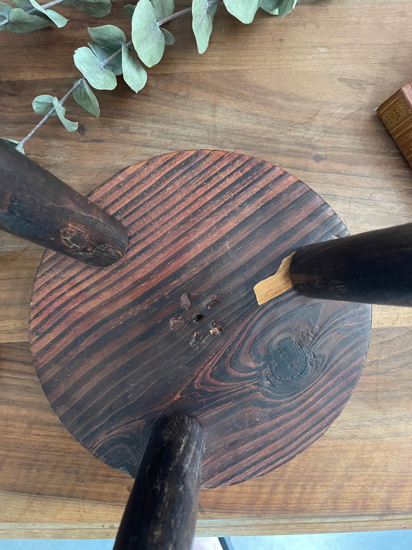 Tripode/tabouret en bois rustique