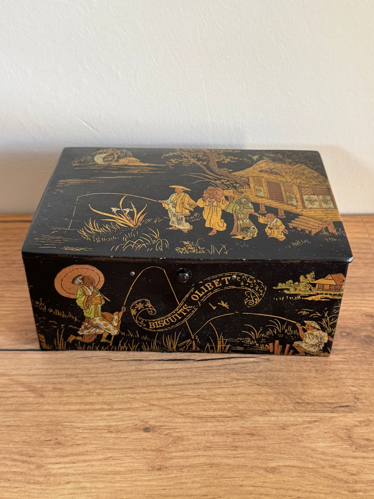Boîte à gâteaux vintage