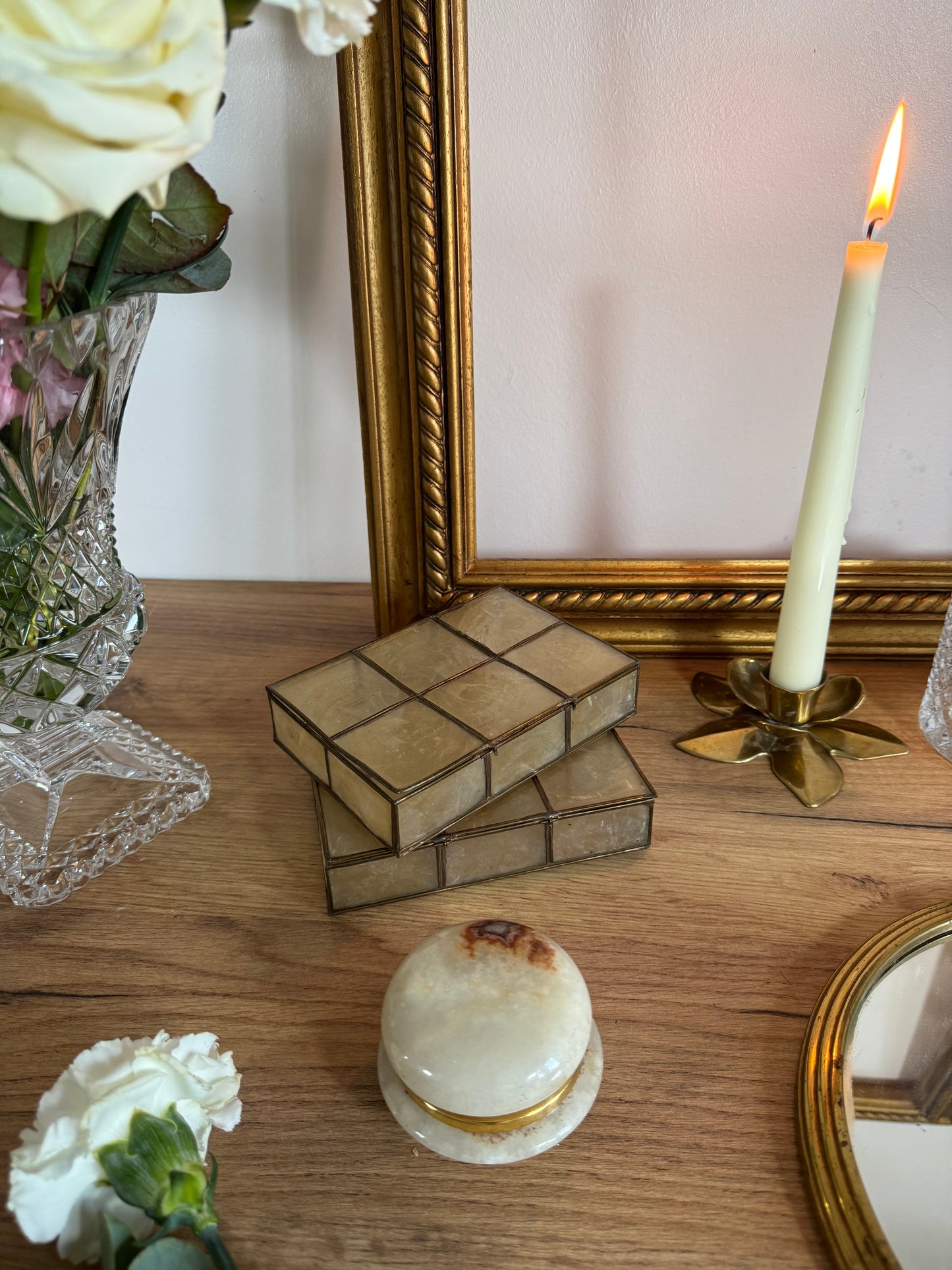 Lot deux boîtes nacre et laiton