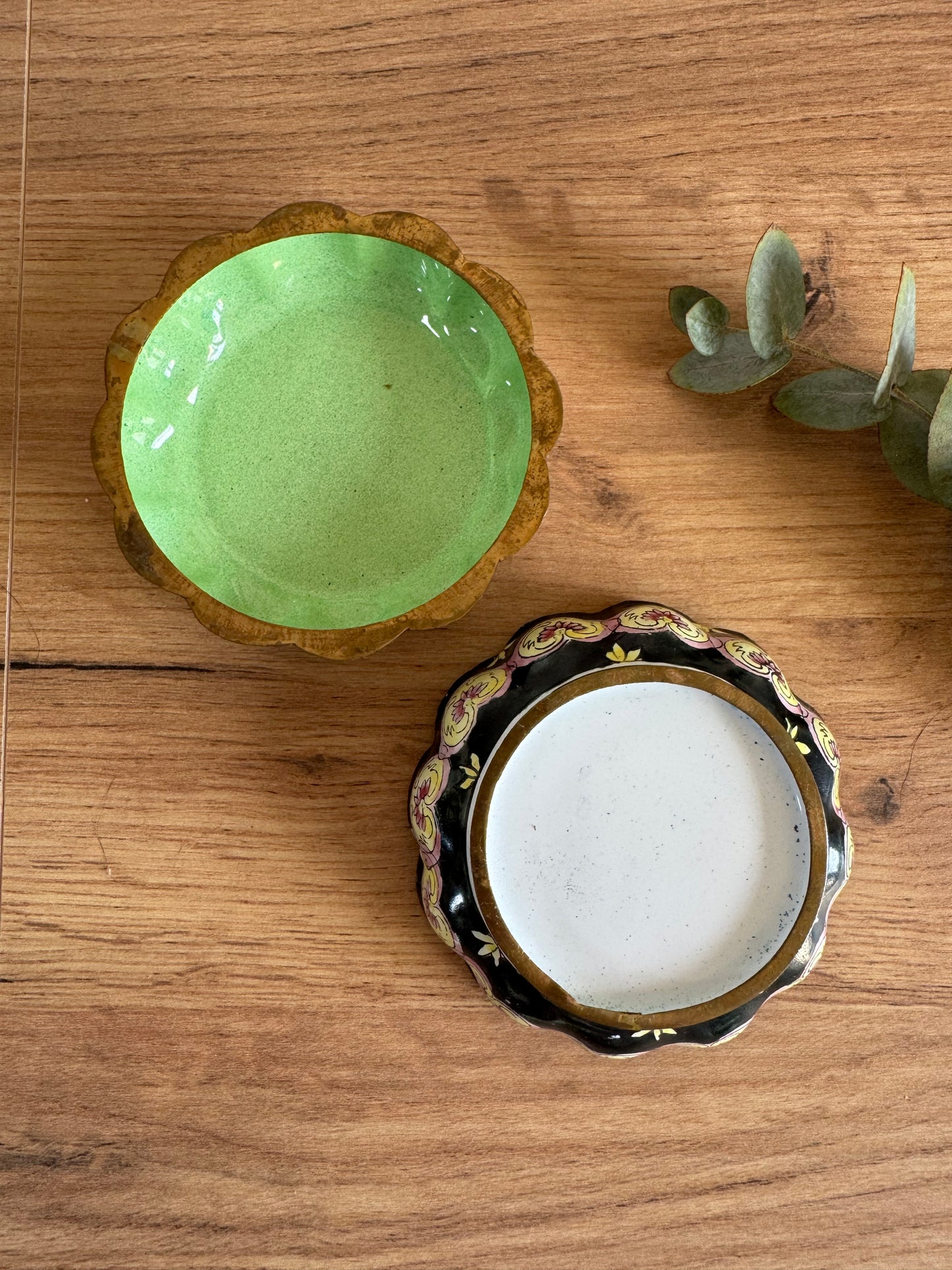 Boîte émaillée ancienne