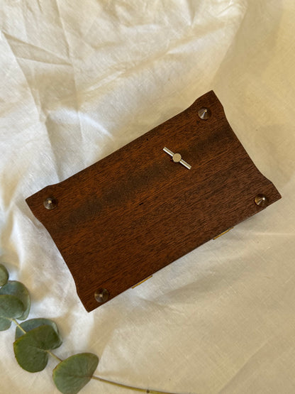 Boîte à musique en bois vintage