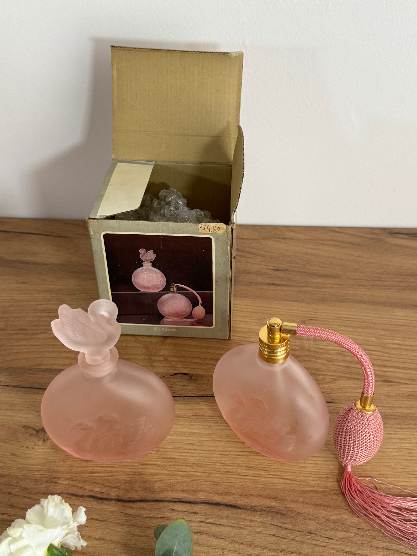 Flacon parfum et son vaporisateur vintage