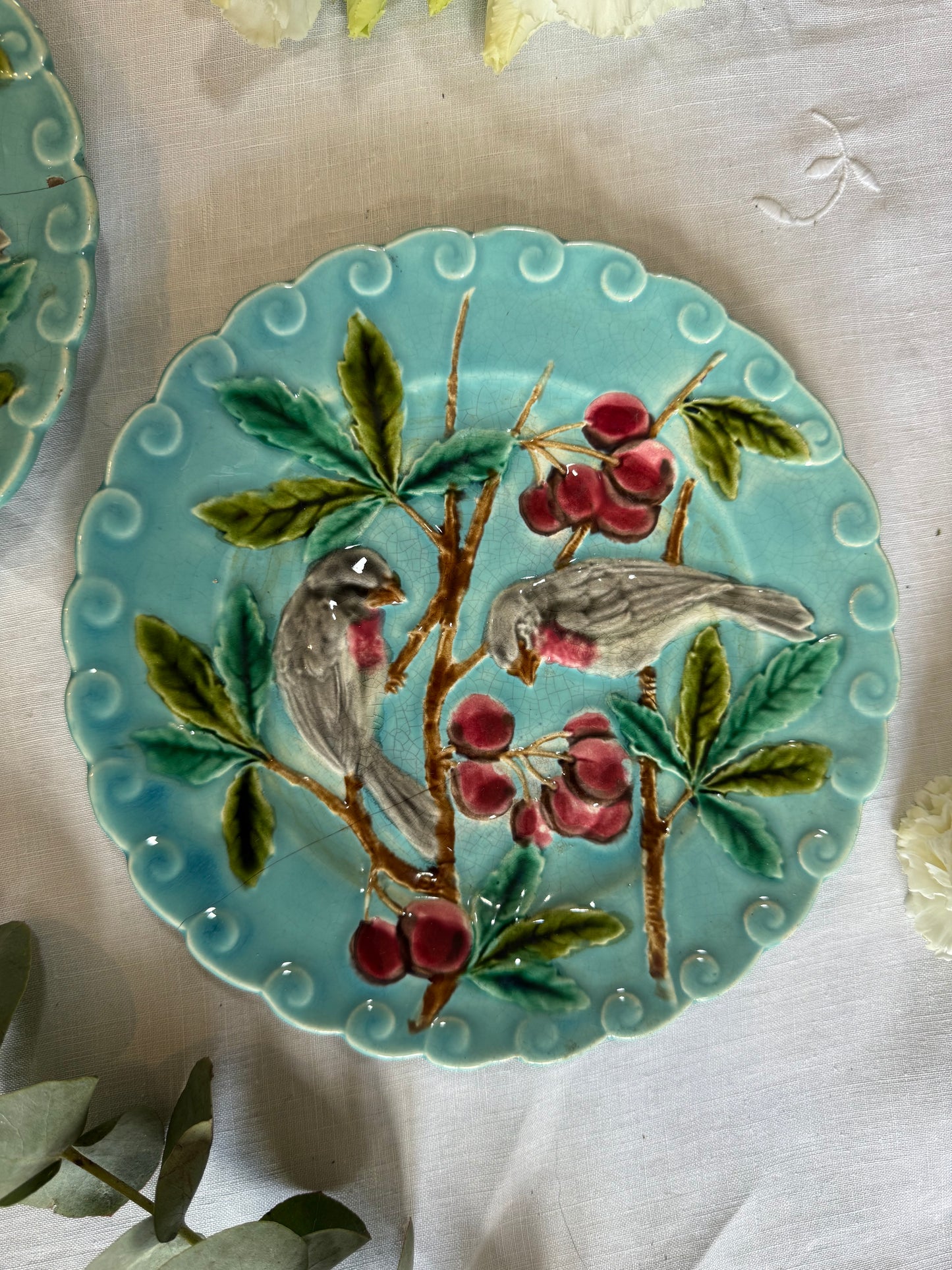 Assiettes barbotine oiseaux vintage