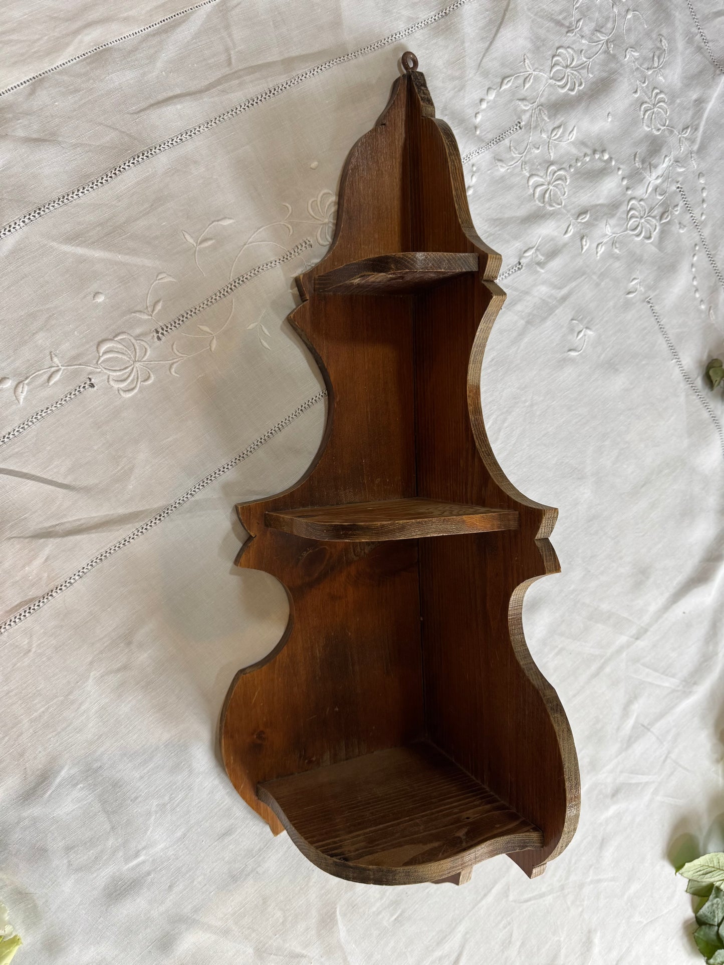 Etagère d'angle en bois