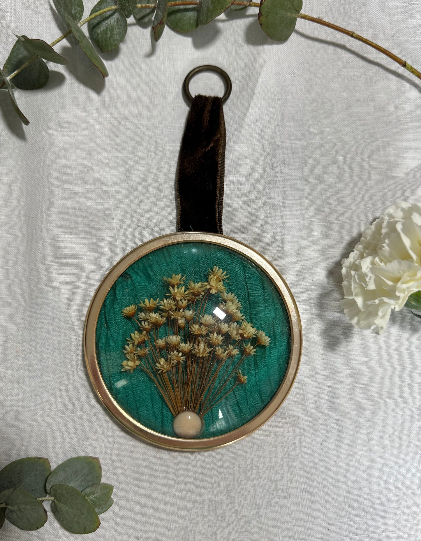 Cadre bombé médaillon fleurs séchées