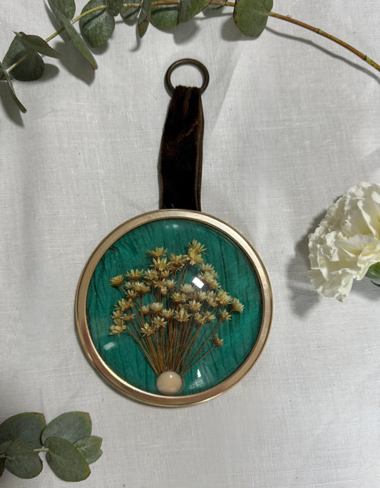 Cadre bombé médaillon fleurs séchées