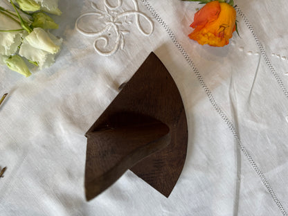 Etagère d'angle en bois