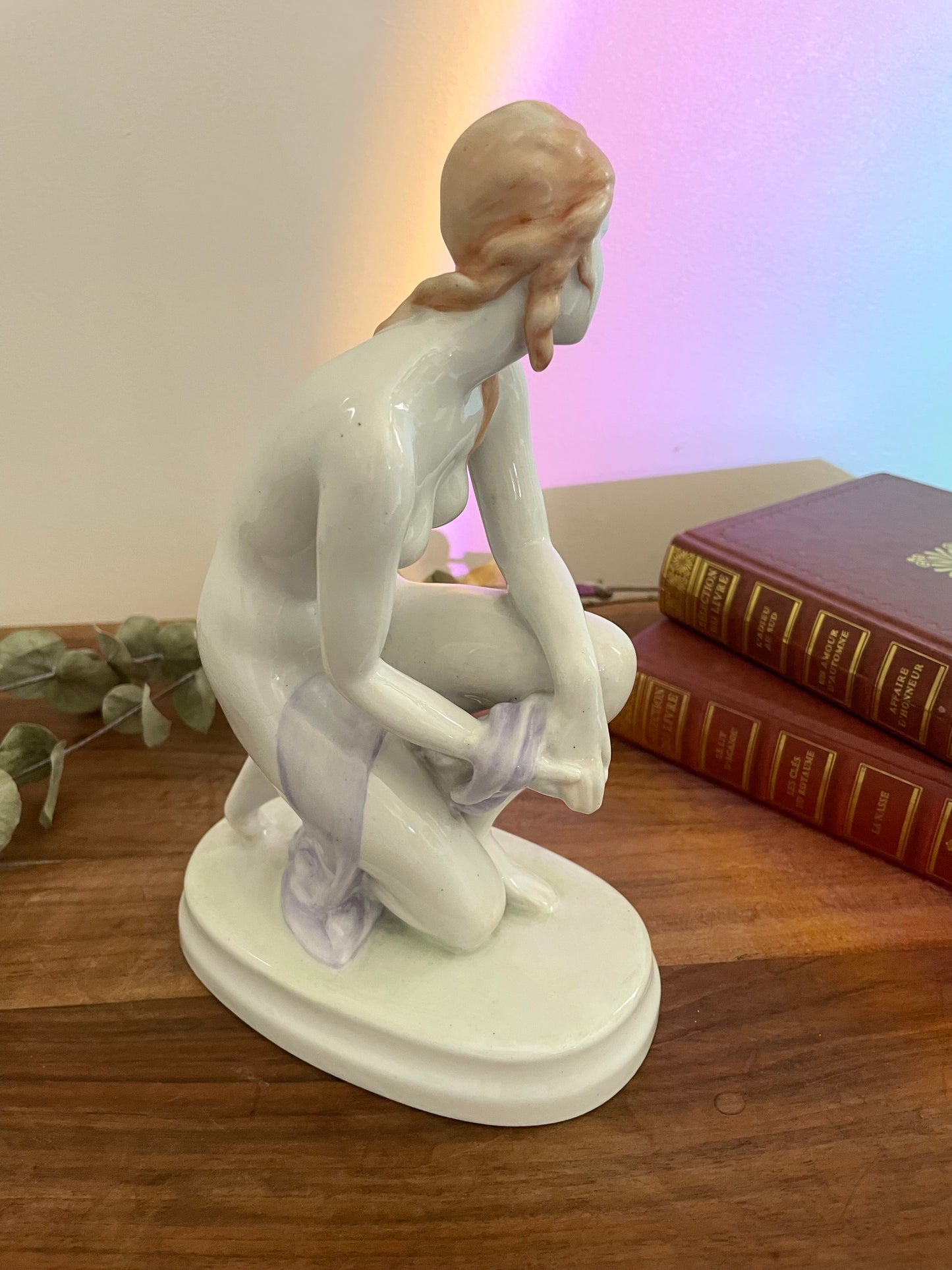 Sculpture vintage dame nue porcelaine Zsolnay Hongroise