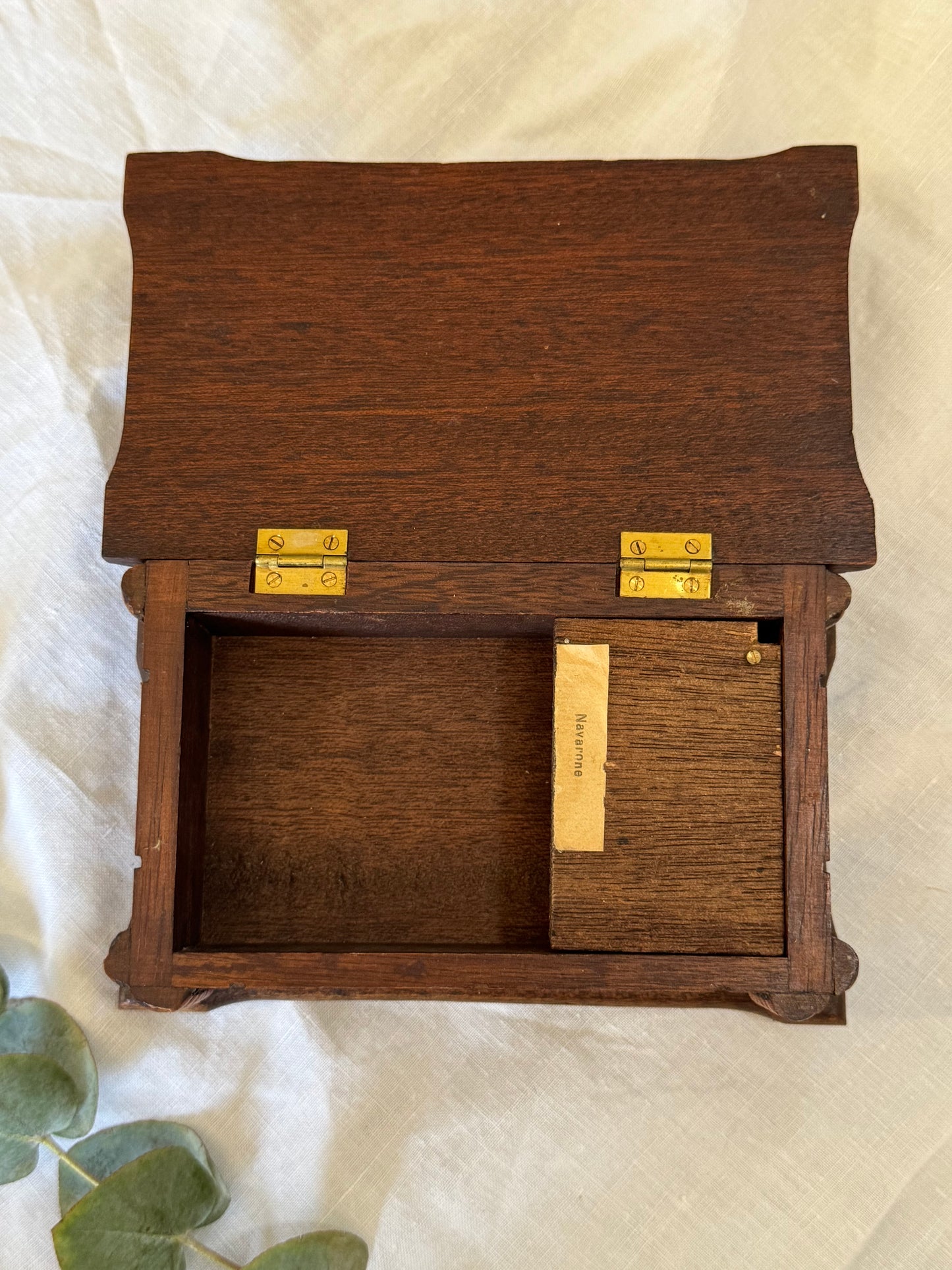 Boîte à musique en bois vintage