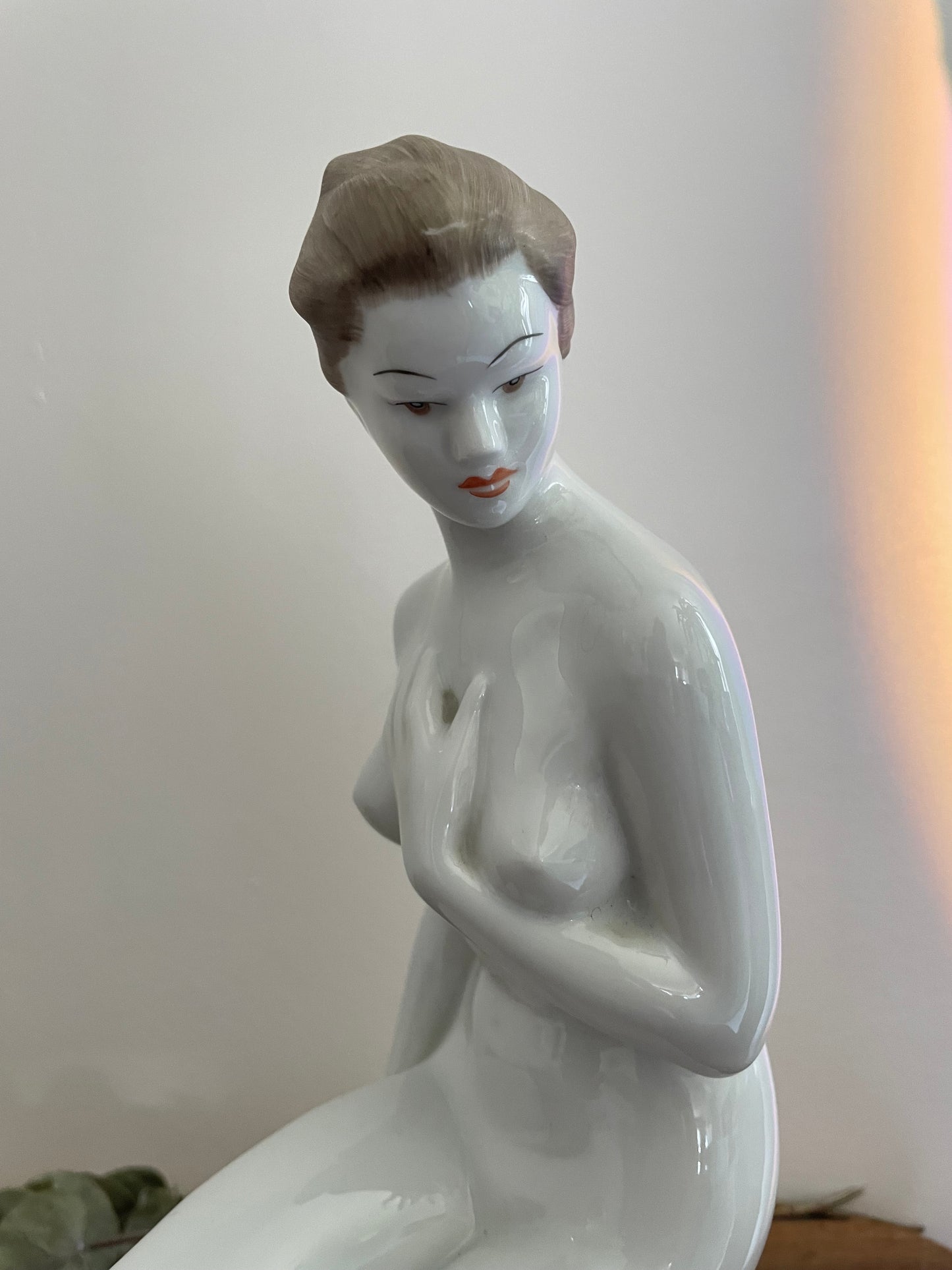 Statue dame nue porcelaine Hollohaza Hongroise