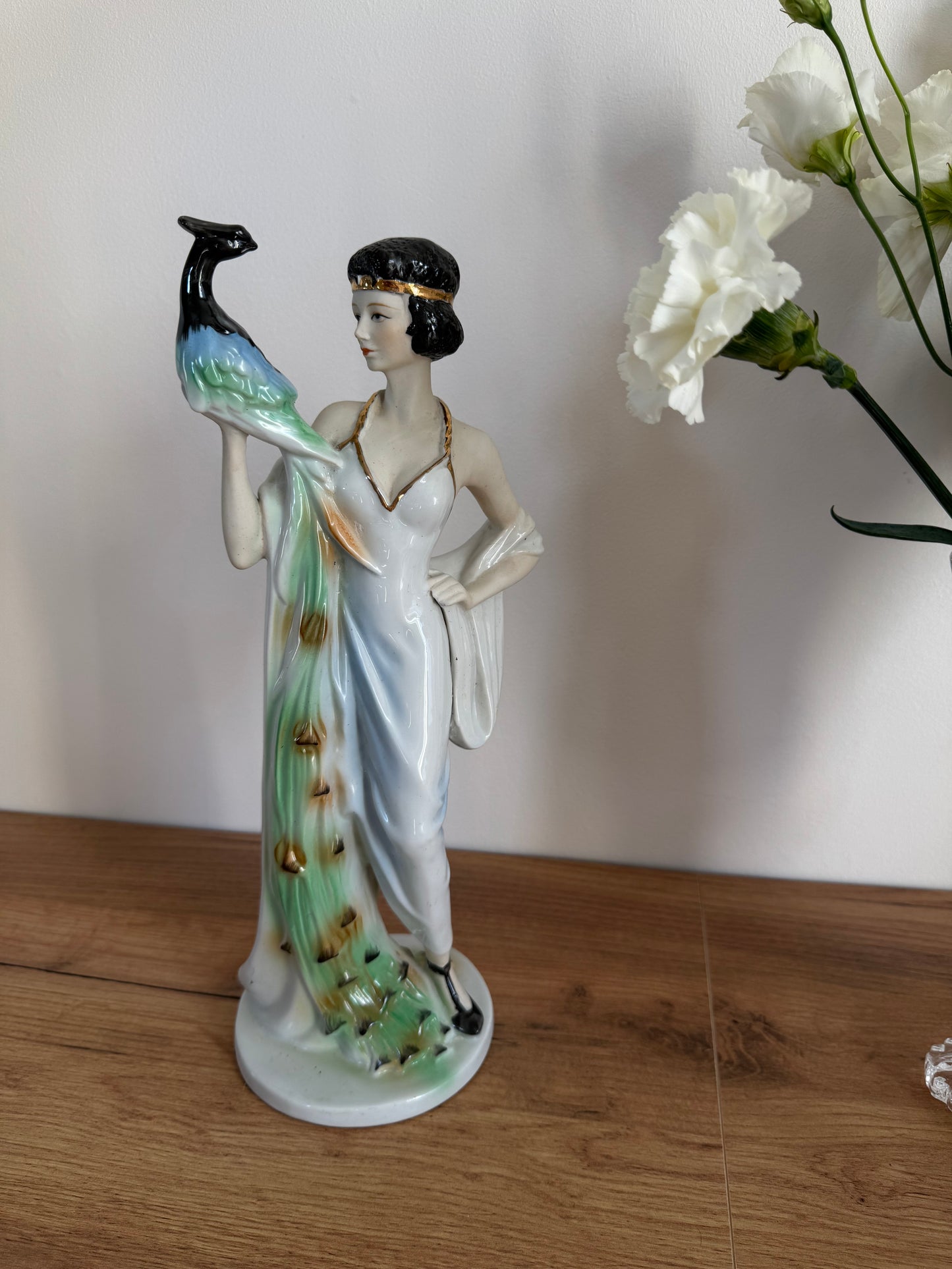 Sculpture la dame au paon vintage