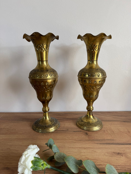 Paire de vases en laiton
