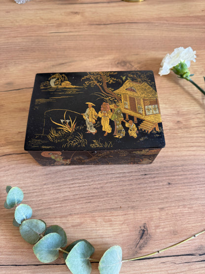 Boîte à gâteaux vintage