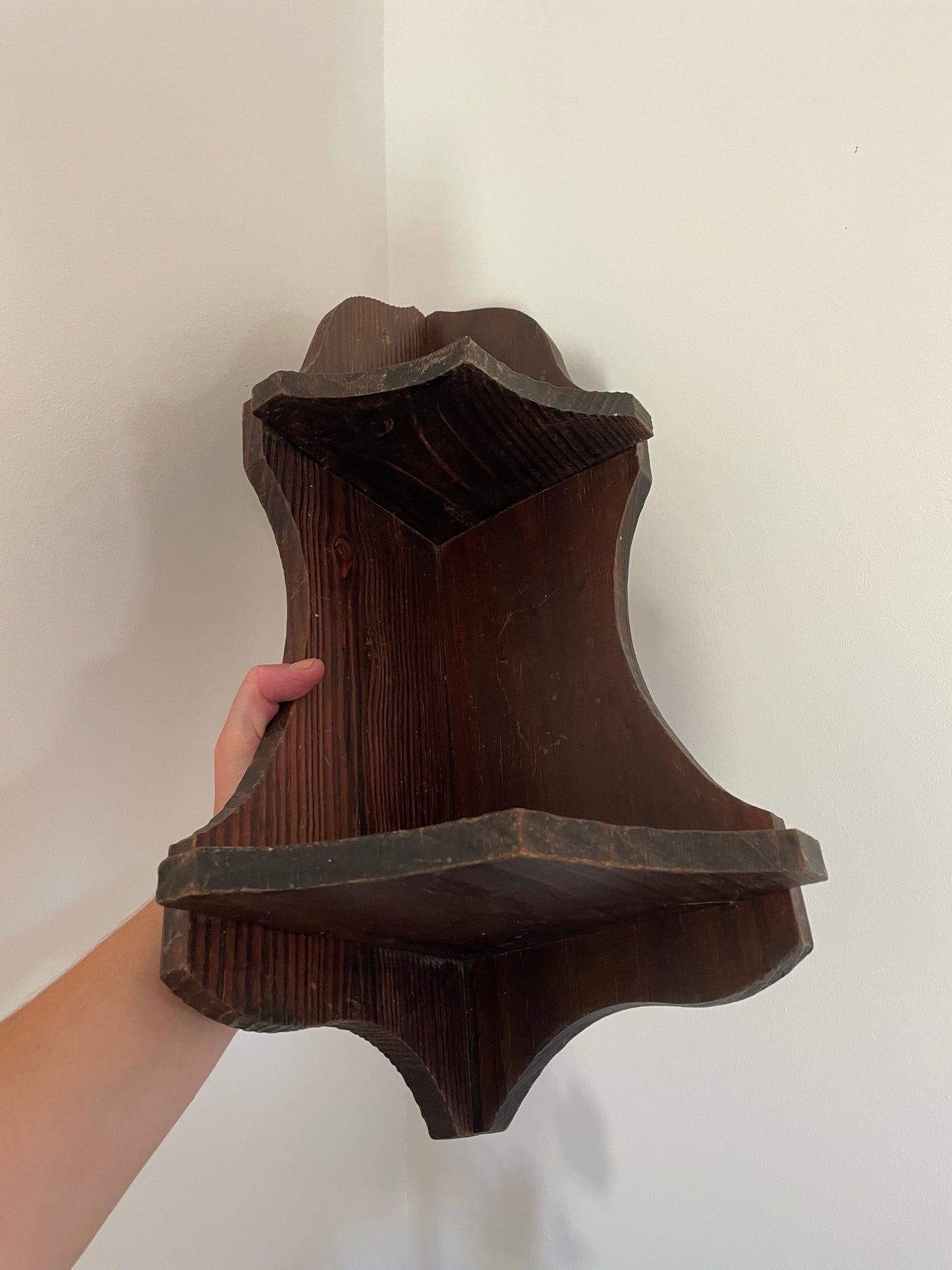 Etagère d'angle en bois