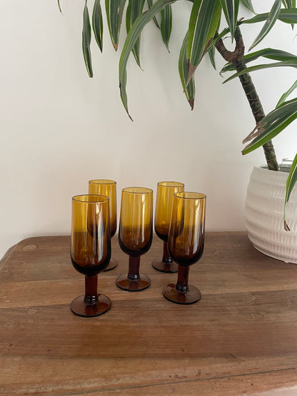 Verres en verre ambrés