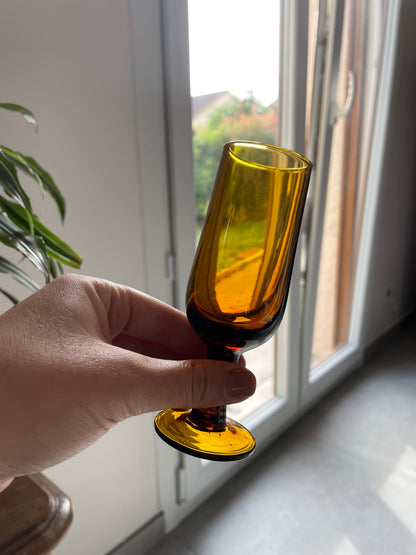 Verres en verre ambrés