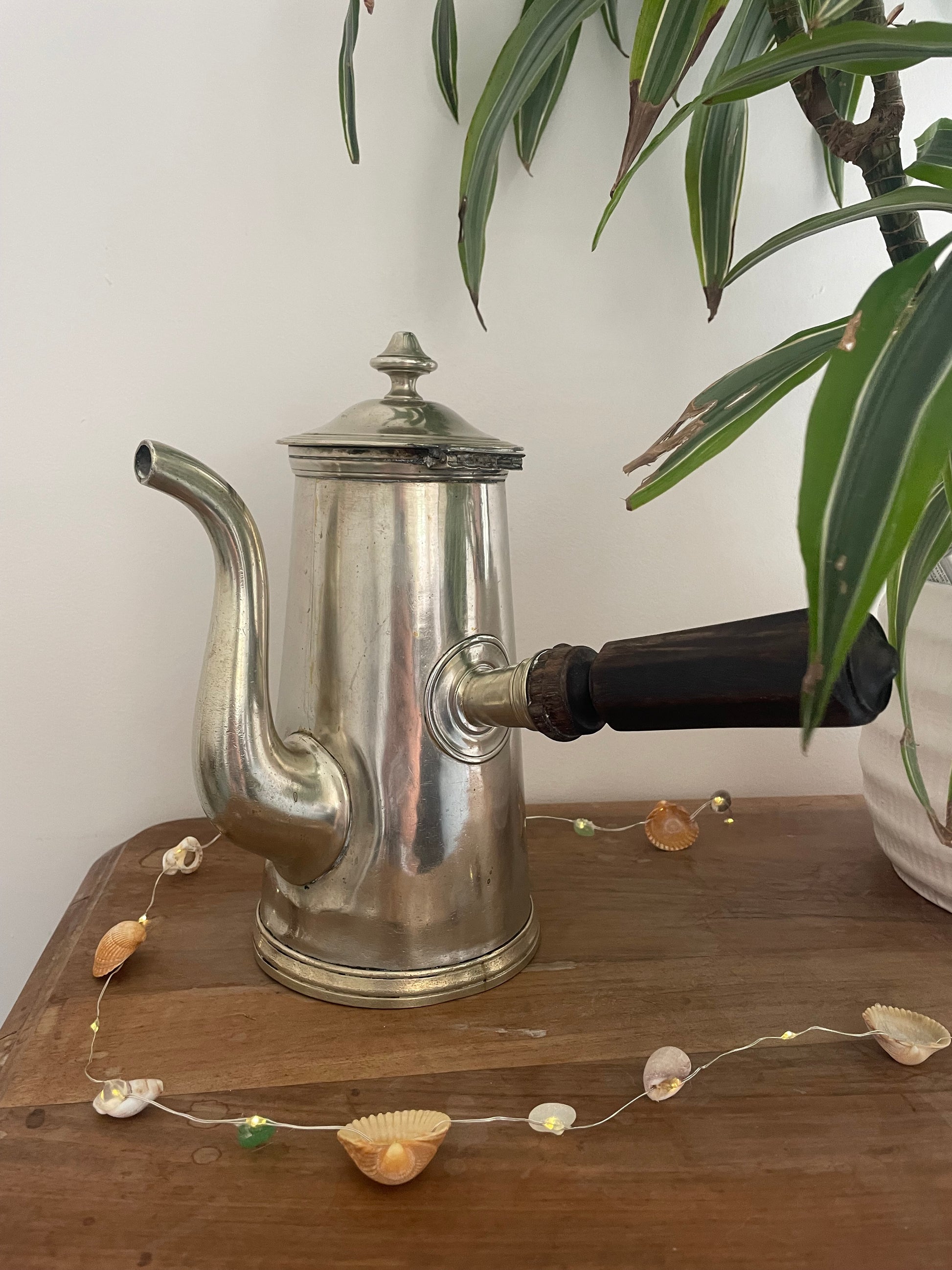 Ancienne Chocolatière métal argenté - ERCUIS XIXème - Hauteur 21 cm - Fabrication française - France Ancienne Chocolatière métal argenté - ERCUIS XIXème - Hauteur 21 cm - Fabrication française - France